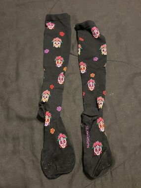 Skeleton compression socks